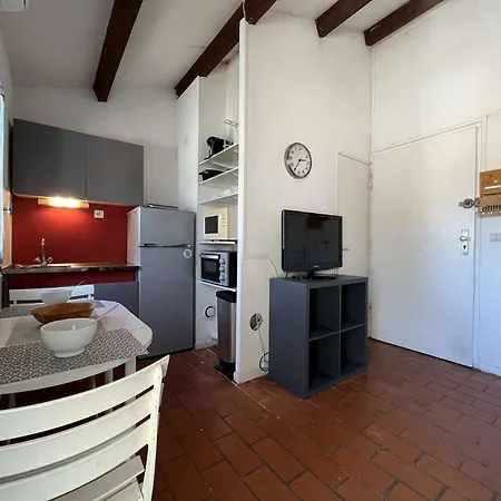 2 Pieces - Gn320-037 Apartment *